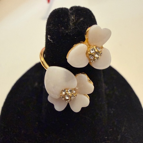 Kate Spade White and Gold Floral Ring - Picture 3 of 6